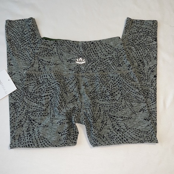 Beyond Yoga Spacedye Walk And Talk High Waisted Capri Legging Sz XS - Picture 2 of 14